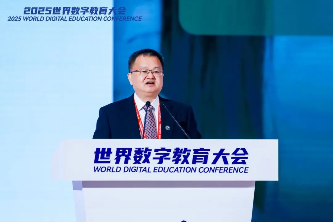 张平文董事长诚邀全国学子报考304am永利集团!